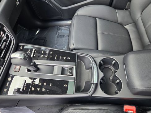New 2026 Porsche Macan AWD/4WD image 23
