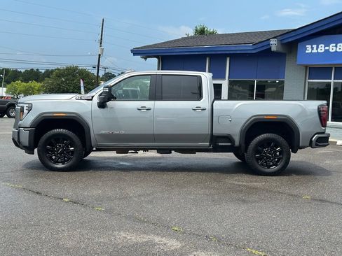 Used 2025 GMC Sierra 2500 AT4 AWD/4WD image 4