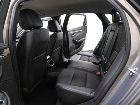 Used 2018 Chevrolet Impala LT FWD image 22