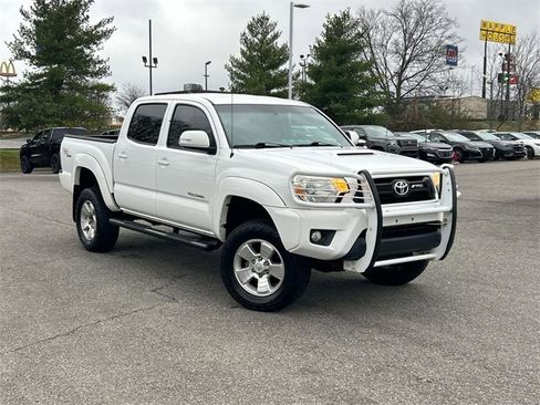 Used 2012 Toyota Tacoma 4x4 Double Cab image 2