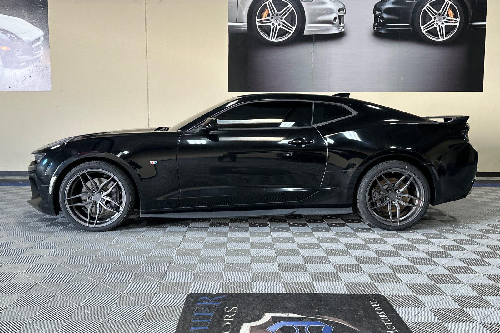 Used 2017 Chevrolet Camaro SS RWD image 7