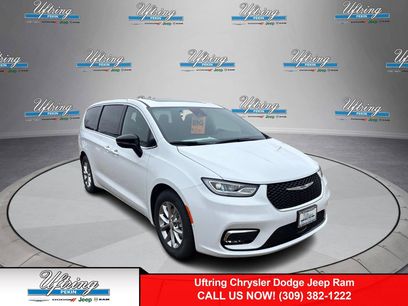 New 2026 Chrysler Pacifica Limited