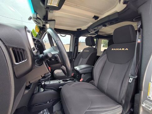 Used 2014 Jeep Wrangler Unlimited Sahara w/ Max Tow Package AWD/4WD image 21