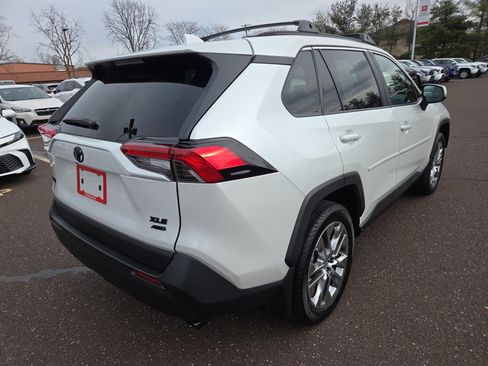 Used 2023 Toyota RAV4 XLE Premium image 3