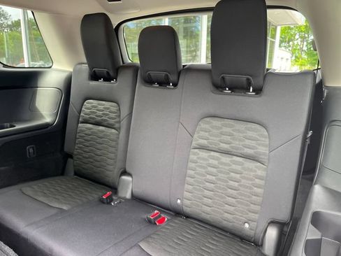 Used 2025 Nissan Pathfinder S AWD/4WD image 30