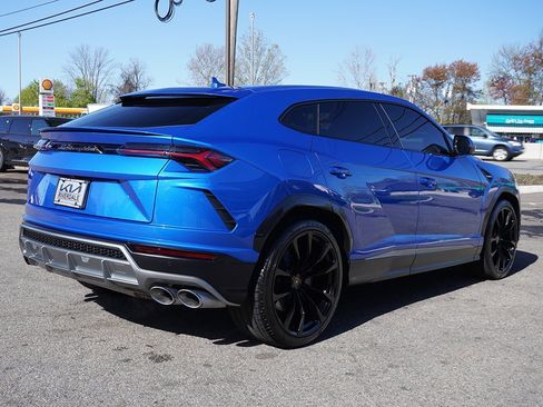 Used 2022 Lamborghini Urus image 10