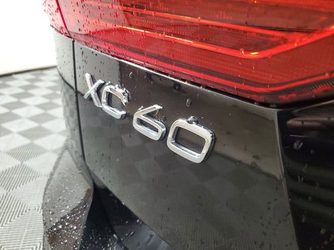 Certified 2024 Volvo XC60 B5 Plus image 10