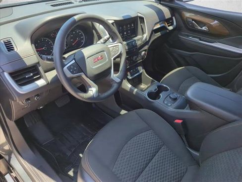 Used 2018 GMC Terrain SLE w/ Driver Convenience Package FWD image 9