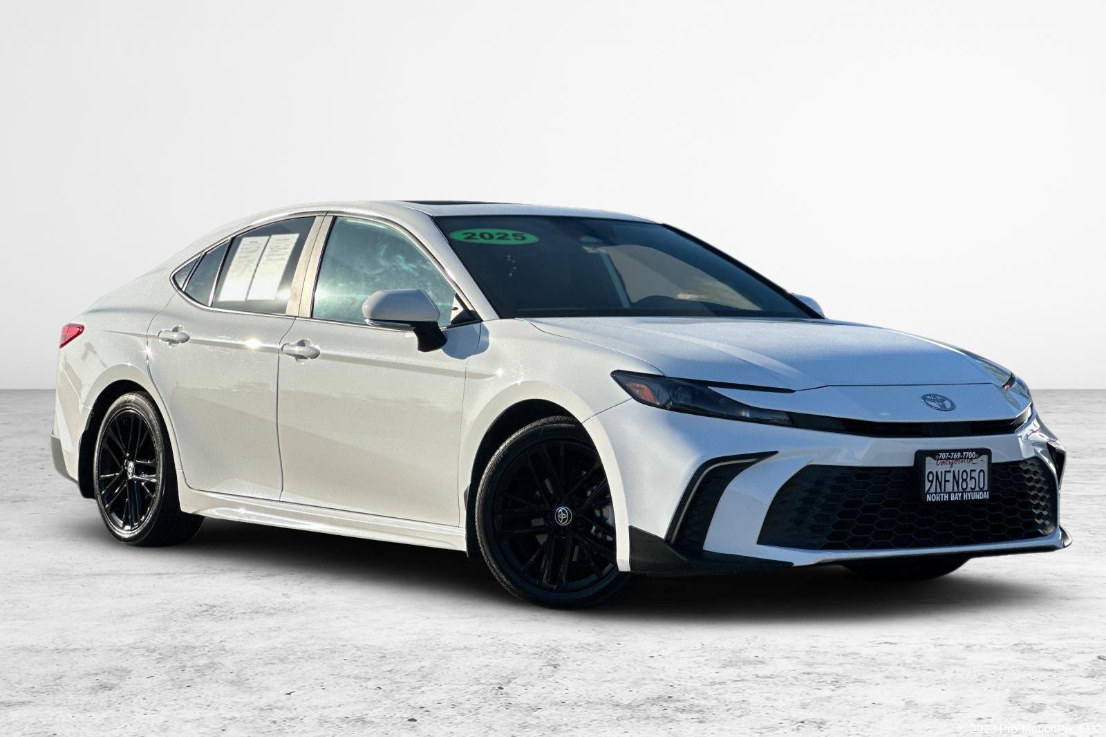 Used 2025 Toyota Camry SE w/ Multimedia Upgrade Package FWD image 1