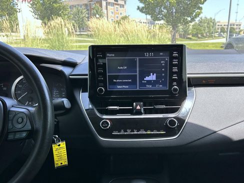 Used 2020 Toyota Corolla LE FWD image 13