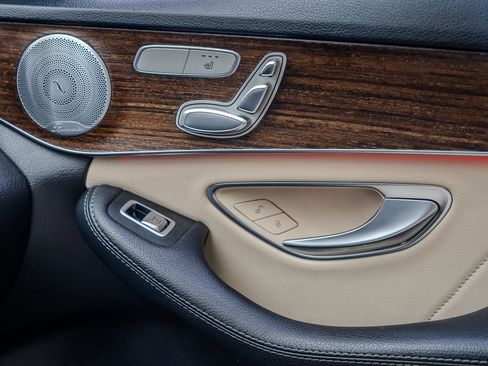 Used 2020 Mercedes-Benz C 300 Sedan image 24