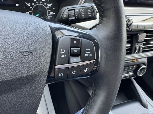 Used 2022 Ford Escape SE w/ Cold Weather Package image 13