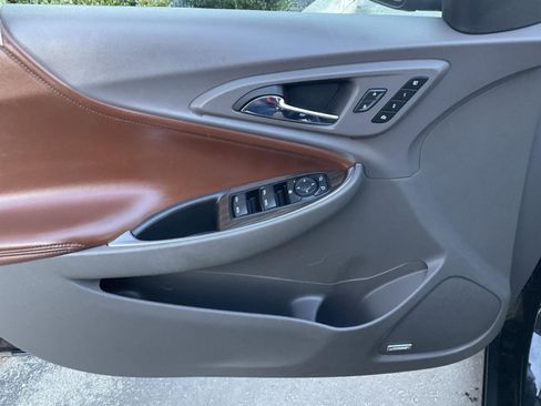 Used 2017 Chevrolet Malibu Premier w/ Premier Sun and Wheel Package image 13