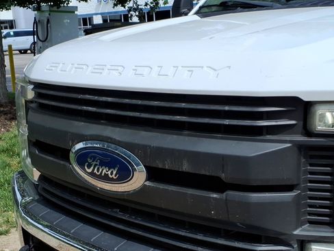 Used 2019 Ford F550 2WD Regular Cab Super Duty image 29
