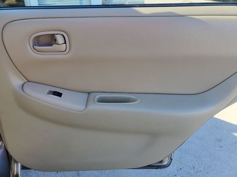 Used 1999 MAZDA 626 LX image 25