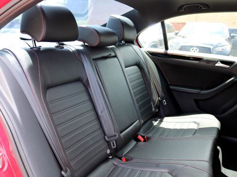 Used 2017 Volkswagen Jetta GLI image 43