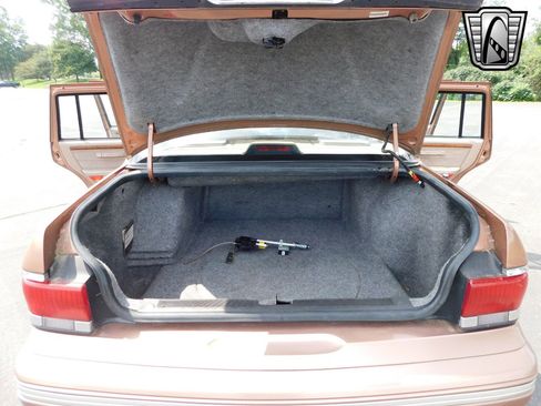 Used 1992 Lincoln Continental Executive image 13