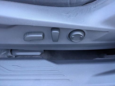 Used 2025 Subaru Outback Premium image 20