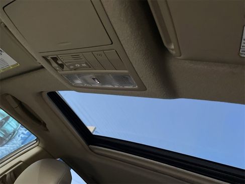 Used 2011 Toyota Highlander Limited image 17