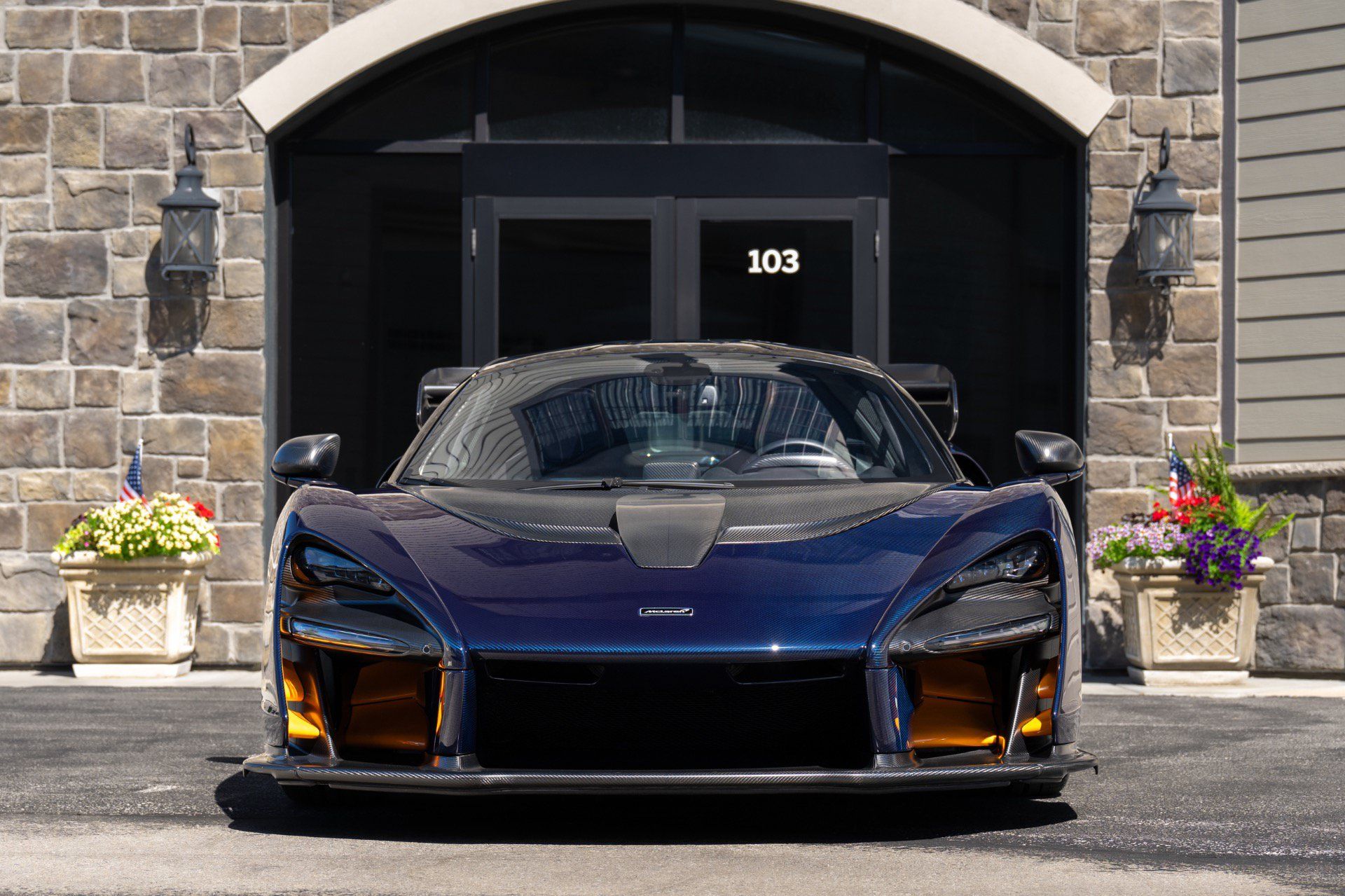 Used 2019 McLaren Senna RWD image 37