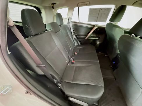 Used 2018 Toyota RAV4 LE image 25