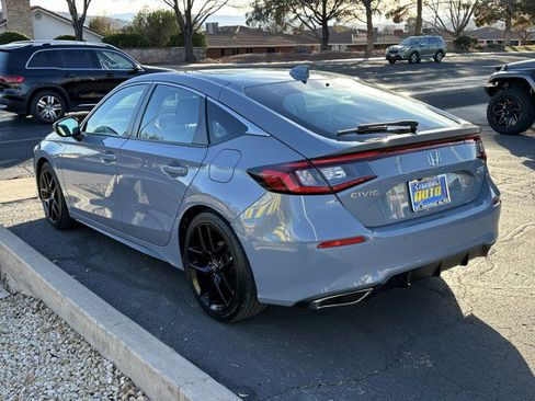 Used 2022 Honda Civic Sport Touring image 5