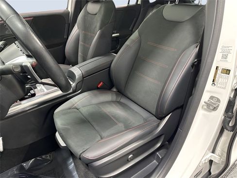 Used 2025 Mercedes-Benz GLA 250 4MATIC image 28