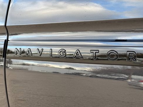 Certified 2025 Lincoln Navigator Black Label image 29