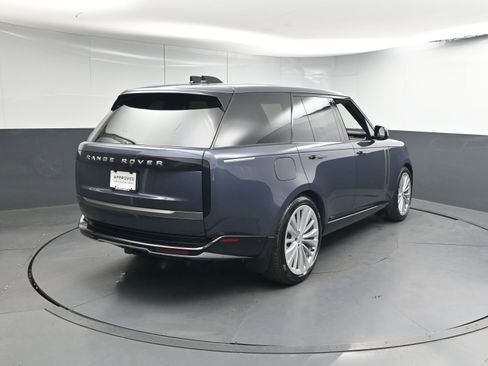 Used 2025 Land Rover Range Rover SE image 22