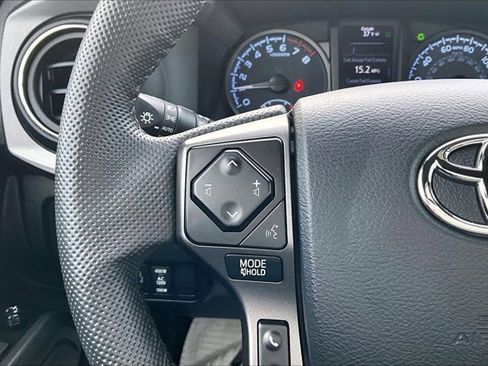 Used 2023 Toyota Tacoma TRD Off-Road image 10