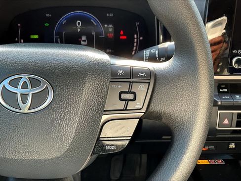 Used 2025 Toyota Camry LE FWD image 24