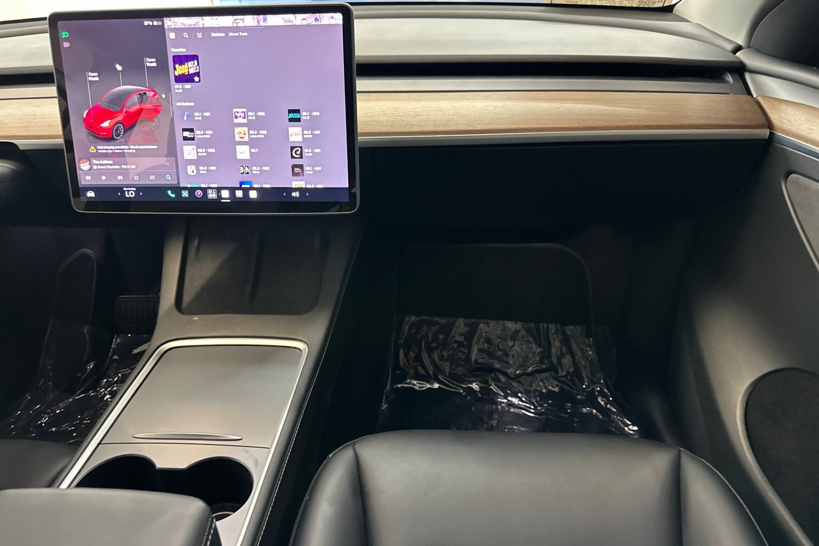 Used 2024 Tesla Model Y Long Range AWD/4WD image 32