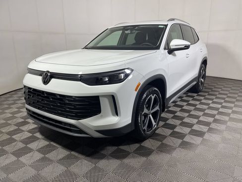 New 2026 Volkswagen Tiguan SE AWD/4WD image 4