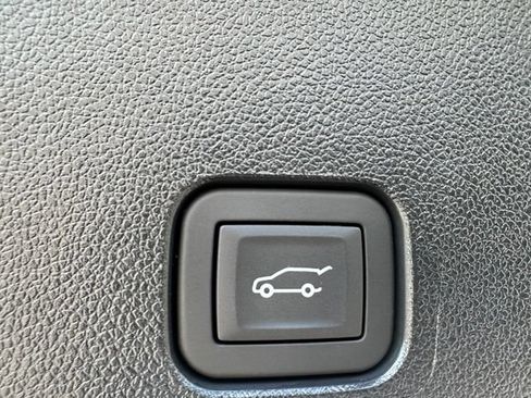 Used 2026 Chevrolet Traverse Z71 w/ Driver Confidence Package AWD/4WD image 11