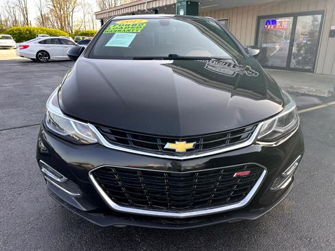 Used 2017 Chevrolet Cruze Premier image 8