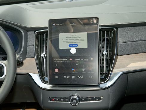 New 2025 Volvo XC90 B6 Plus w/ Protection Package image 24