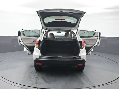 Used 2017 Honda HR-V EX image 43