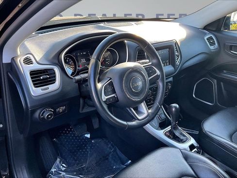 Used 2019 Jeep Compass Latitude w/ Cold Weather Group image 17