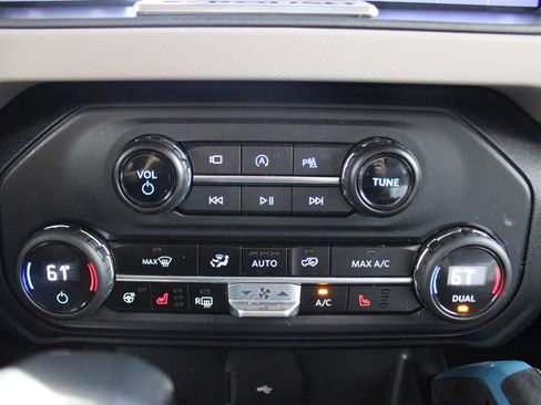Used 2024 Ford Bronco Wildtrak AWD/4WD image 38