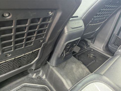 Used 2024 Ford Bronco Everglades image 12