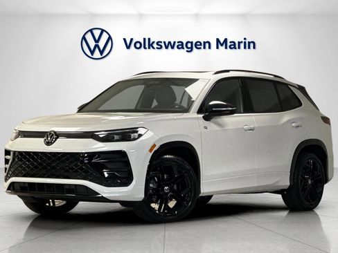 New 2026 Volkswagen Tiguan SE R-Line image 1