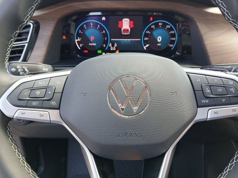 New 2026 Volkswagen Atlas SE FWD image 14