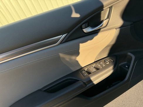 Used 2019 Honda Civic Touring image 35