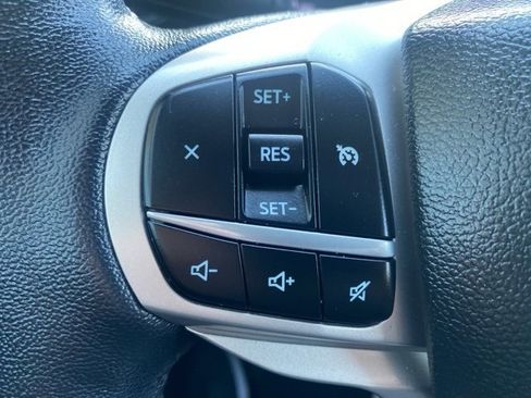 Used 2022 Ford Explorer XLT image 17