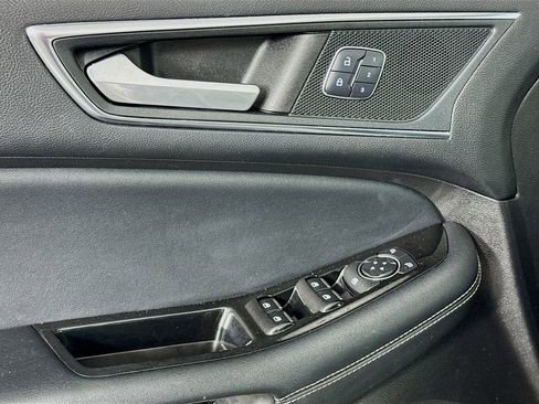 Used 2017 Ford Edge Sport w/ Technology Package image 23