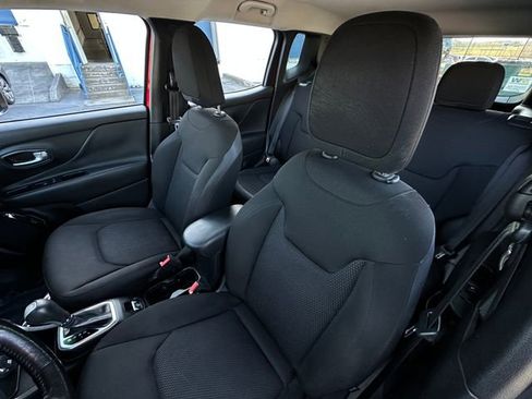 Used 2018 Jeep Renegade Altitude image 12