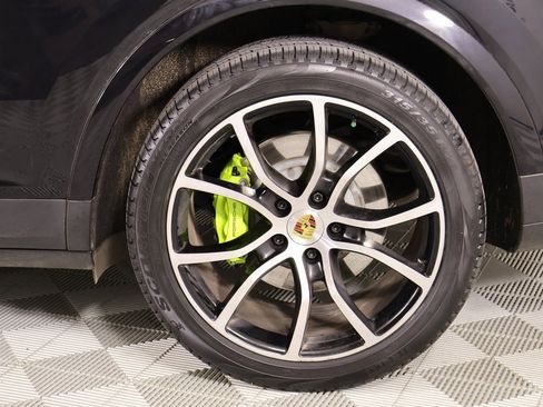 Used 2020 Porsche Cayenne Base image 21