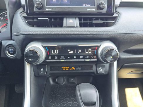 Certified 2021 Toyota RAV4 XLE w/ Convenience Package FWD image 33
