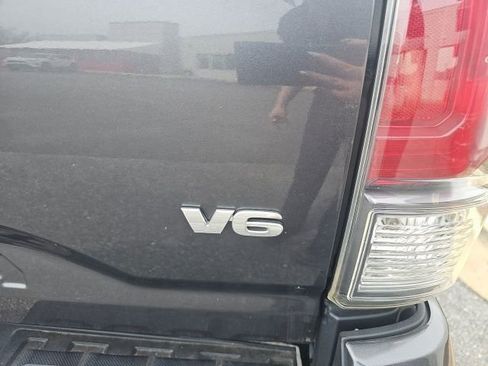 Used 2021 Toyota Tacoma TRD Sport image 12