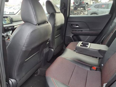 New 2025 Nissan Kicks SR w/ Illumination Package image 33